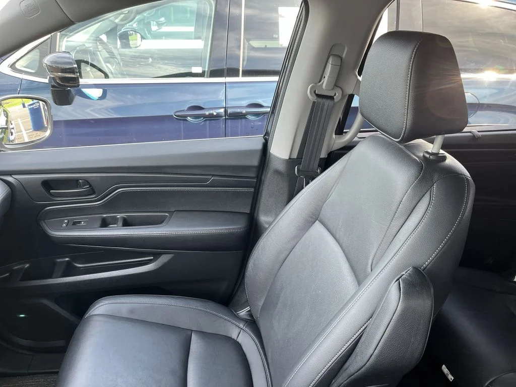 Used 2022 Black Honda EX-L image 24
