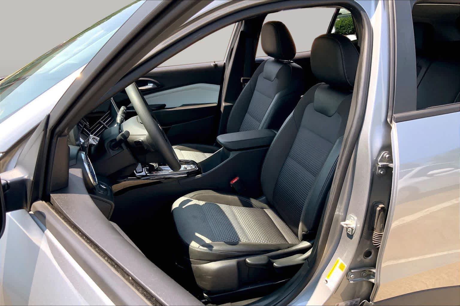 Used 2025 Sterling Gray Metallic Chevrolet LT image 8