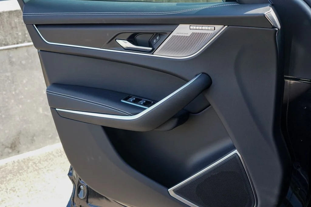 2026 Jaguar F-Pace R-Dynamic S - Photo 23