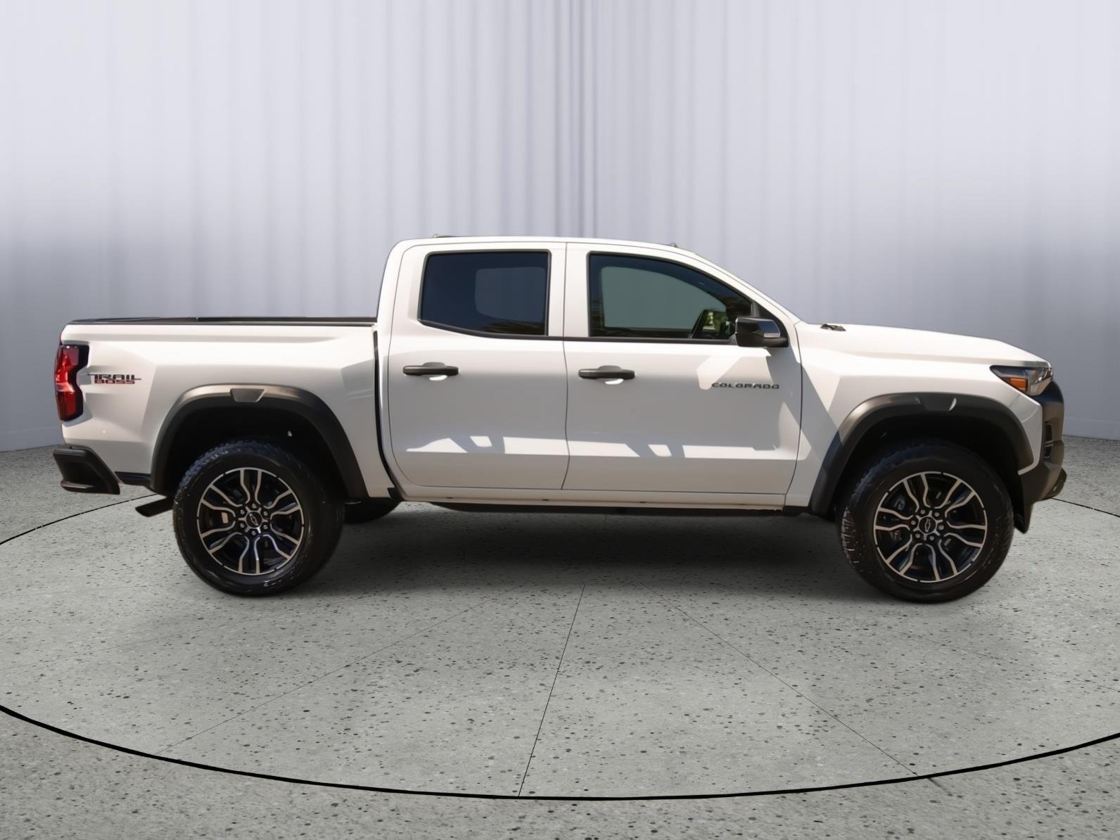 New 2025 Summit White Chevrolet Trail Boss image 9