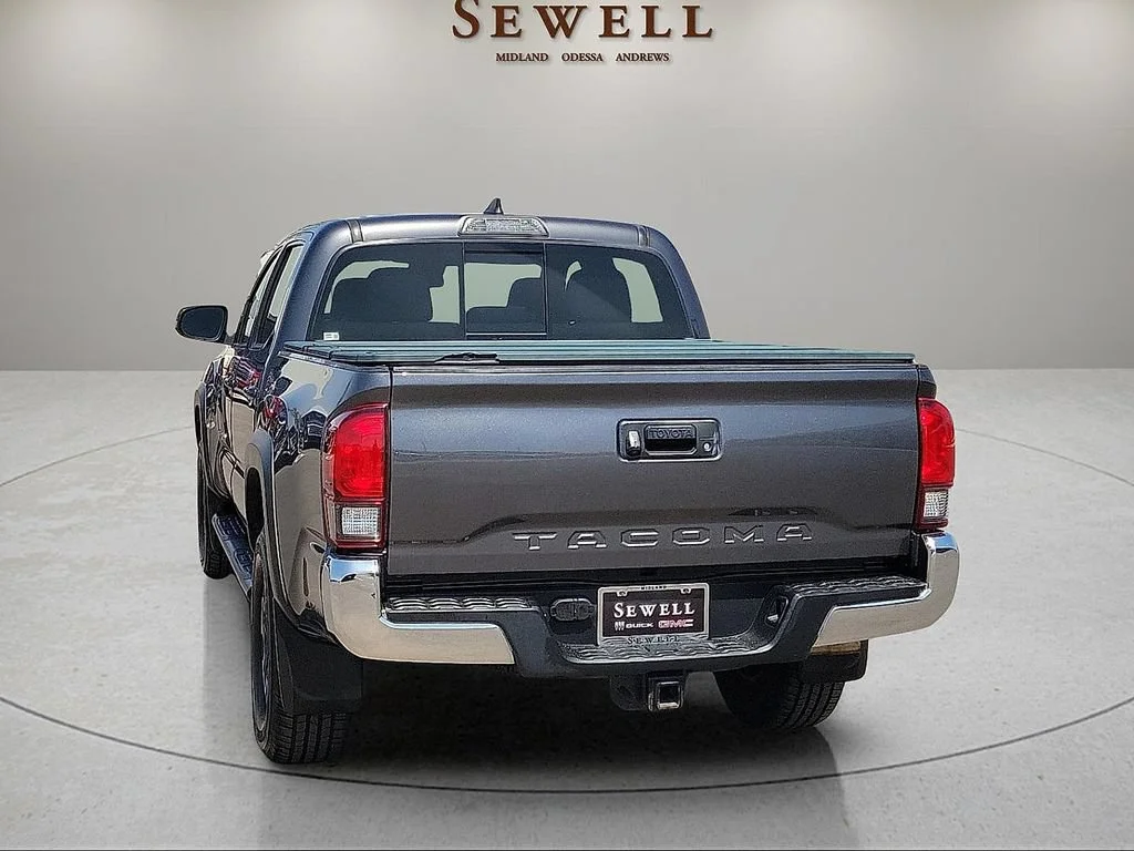 Used 2018 Gray Toyota SR image 3