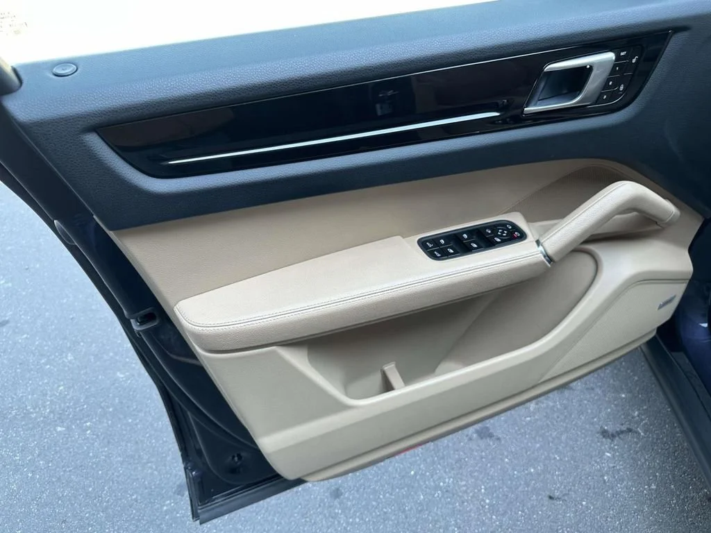 Certified Used 2019 Blue Porsche  image 17