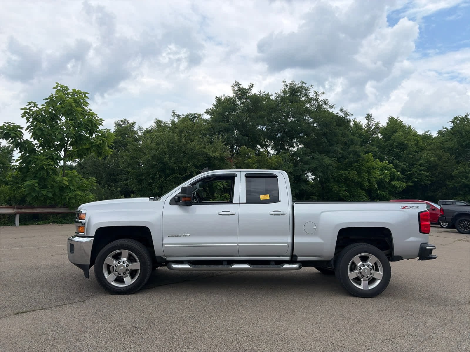 Used 2016 SILVER ICE METALLIC Chevrolet LT image 4