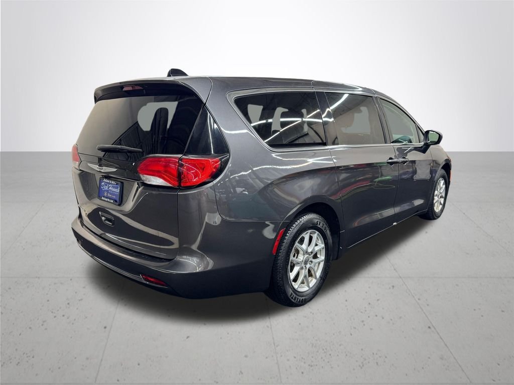 Used 2023 Gray Chrysler LX image 7