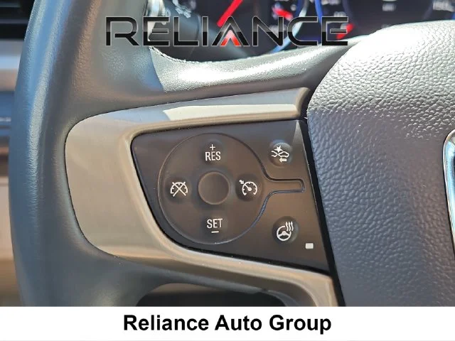 Used 2023 White GMC Denali image 28