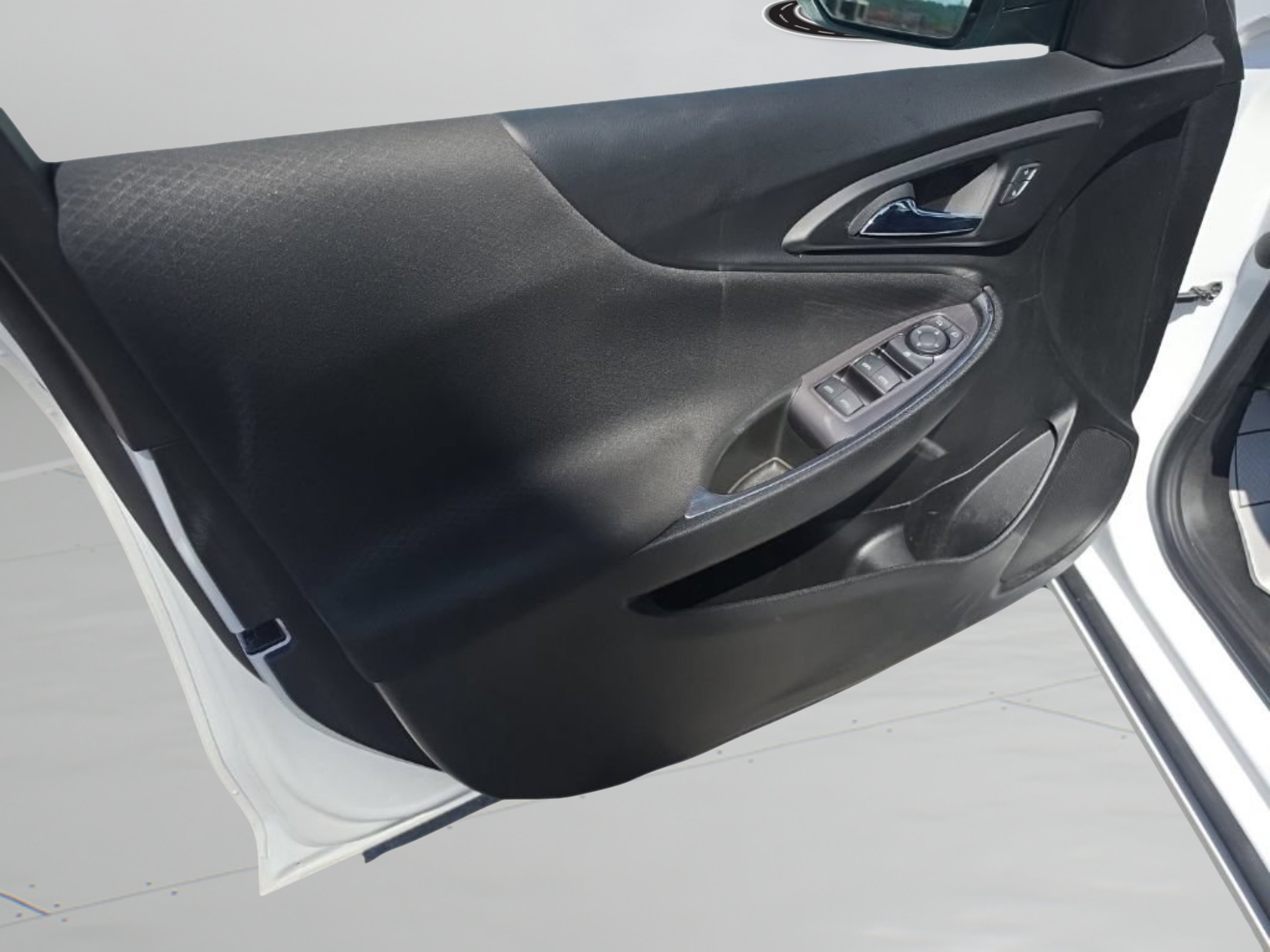 Used 2022 Summit White Chevrolet LT image 12