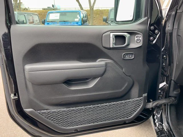 New 2026 Black Clear-Coat Exterior Paint Jeep Sport S image 10