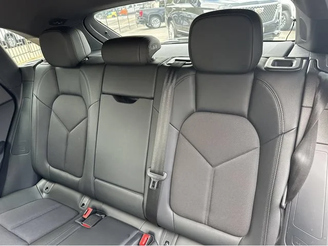 2023 Porsche Macan T - Photo 16