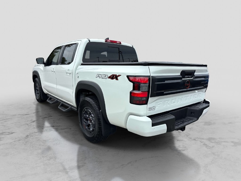 Used 2025 White Nissan PRO-4X image 3