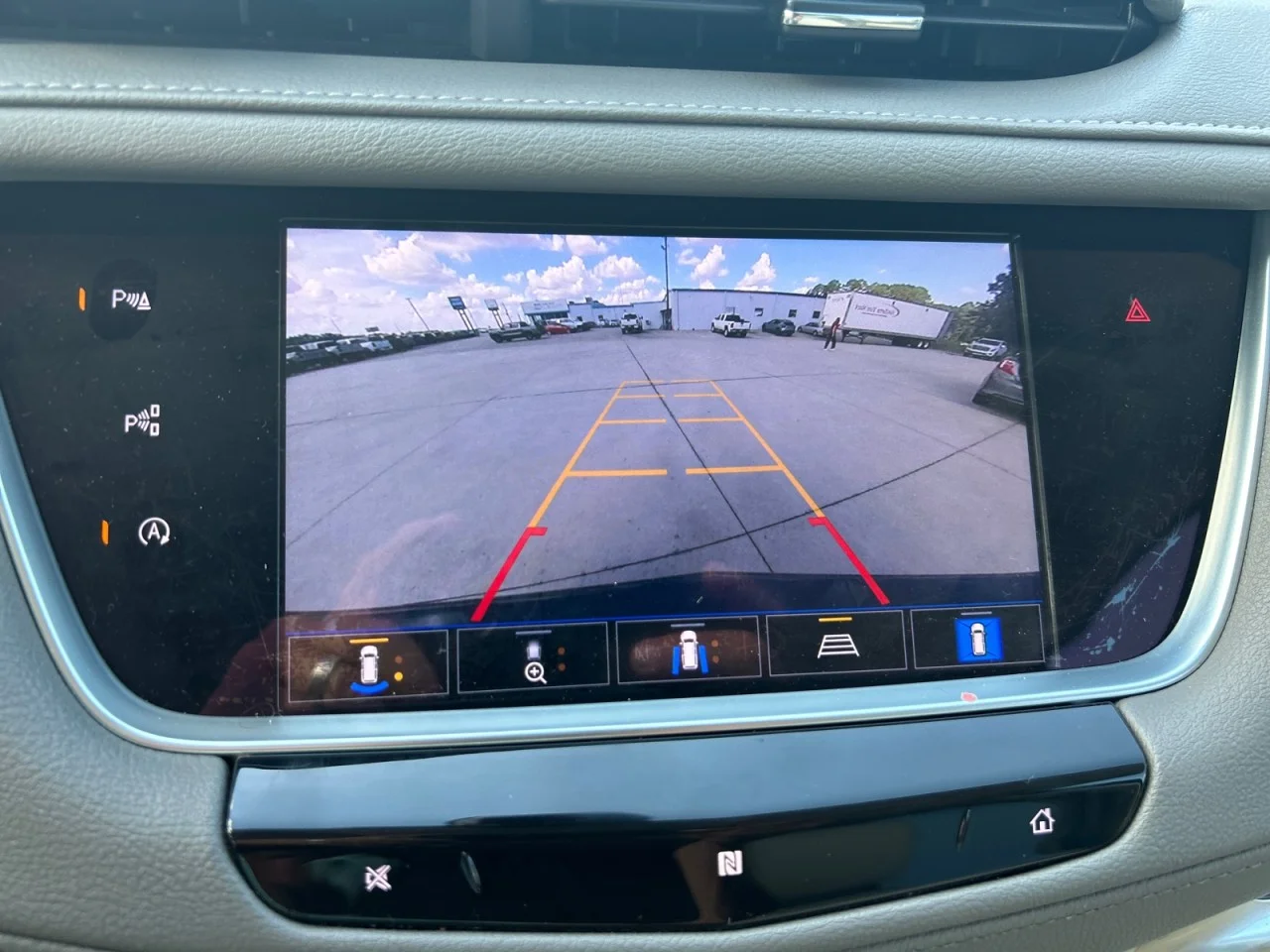 Used 2021 SHADOW METALLIC Cadillac FWD Premium Luxury image 12