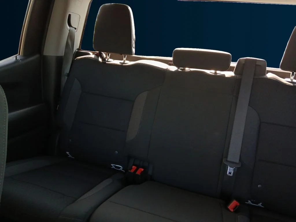 Used 2023 White Chevrolet Custom image 16