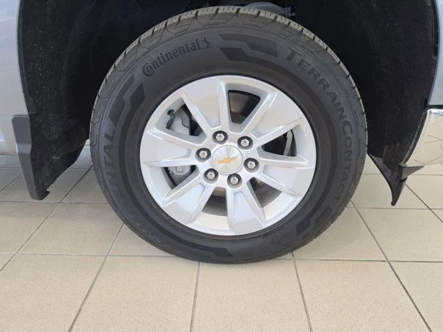 Used 2025 Gray Chevrolet LT image 28
