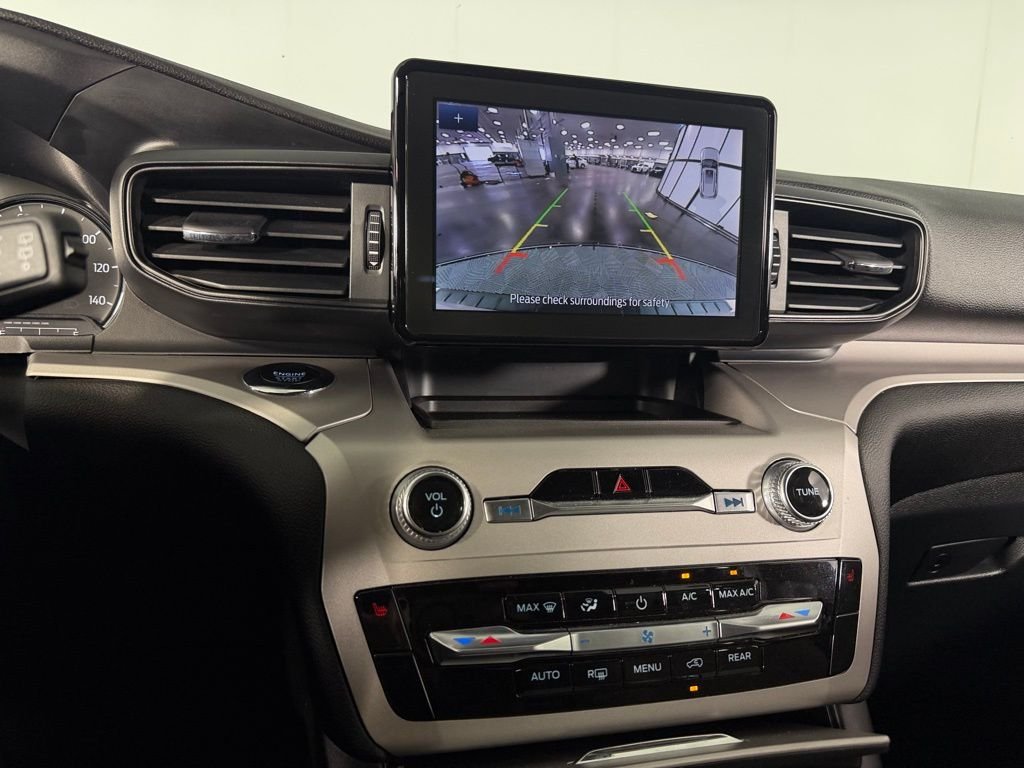 Used 2023 White Ford XLT image 17