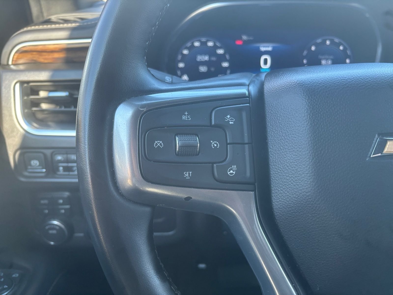Used 2024 White Chevrolet Premier image 22