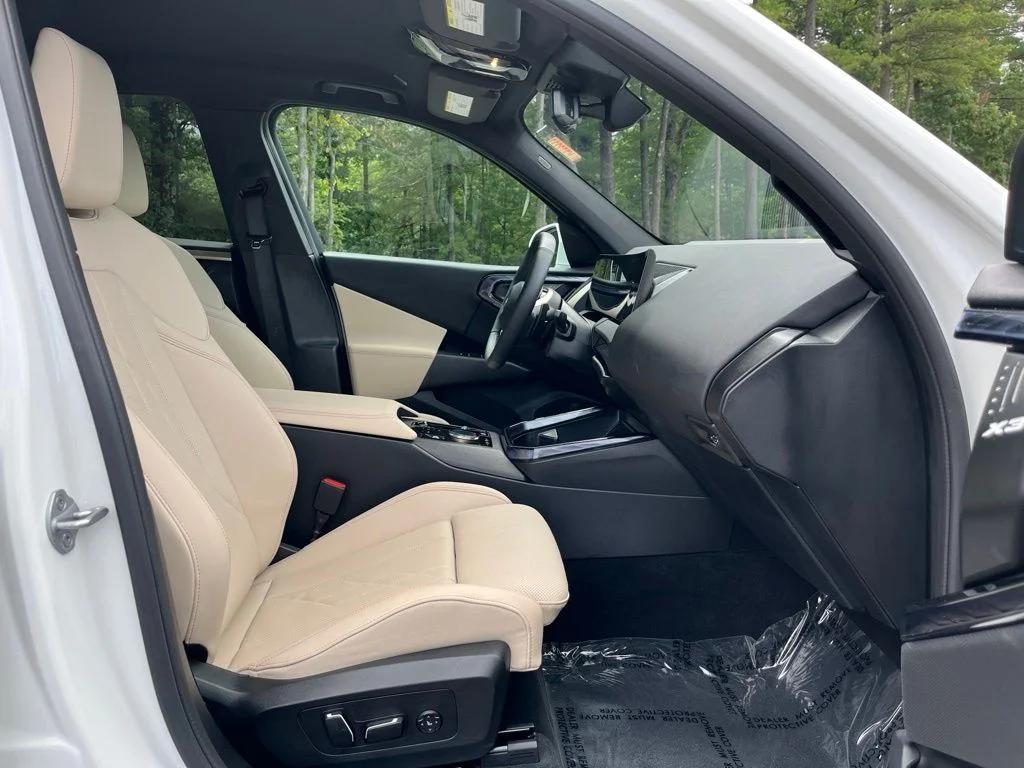 Certified Used 2025 Alpine White BMW 30 xDrive image 20