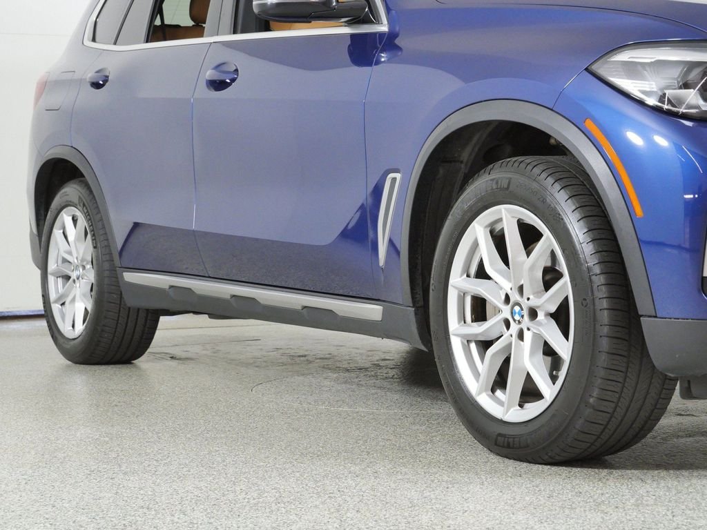 Used 2021 Phytonic Blue Metallic BMW xDrive40i image 7