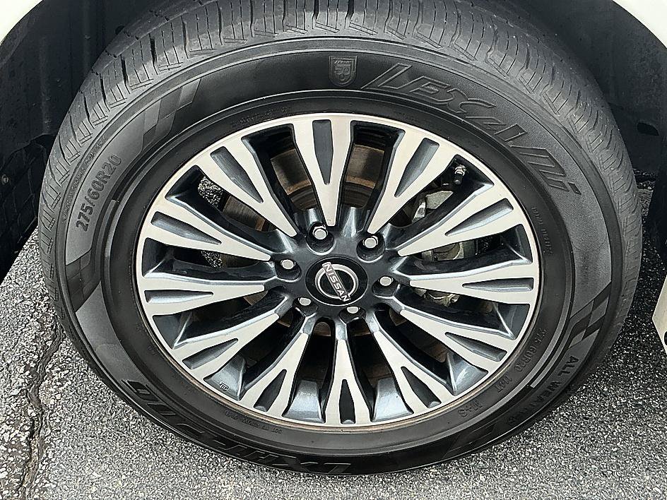 Used 2023 Aspen White Tricoat Nissan SL image 9