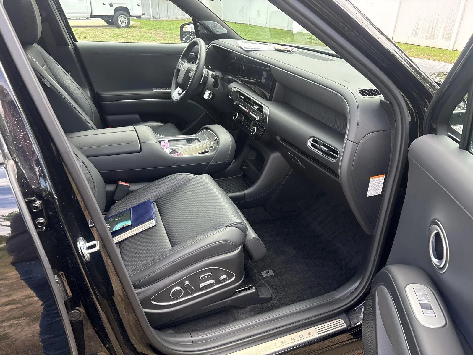 Used 2026 Abyss Black Pearl Hyundai Calligraphy image 15