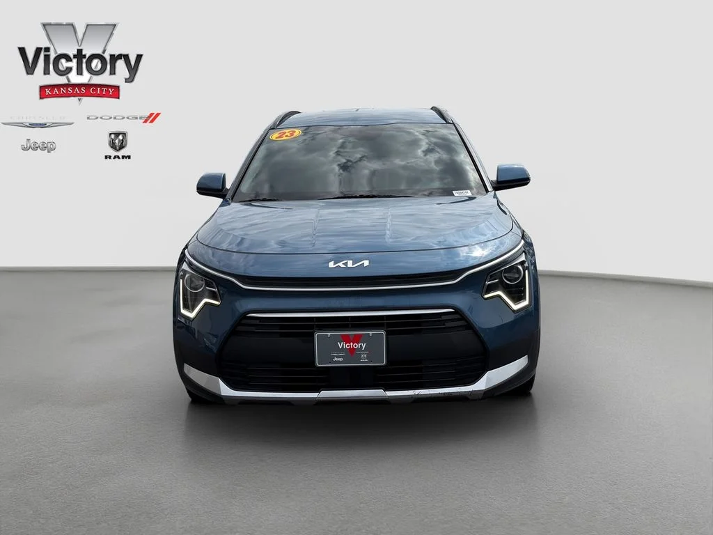 Used 2023 Kia Niro EX with VIN KNDCR3LEXP5084742 for sale in Kansas City