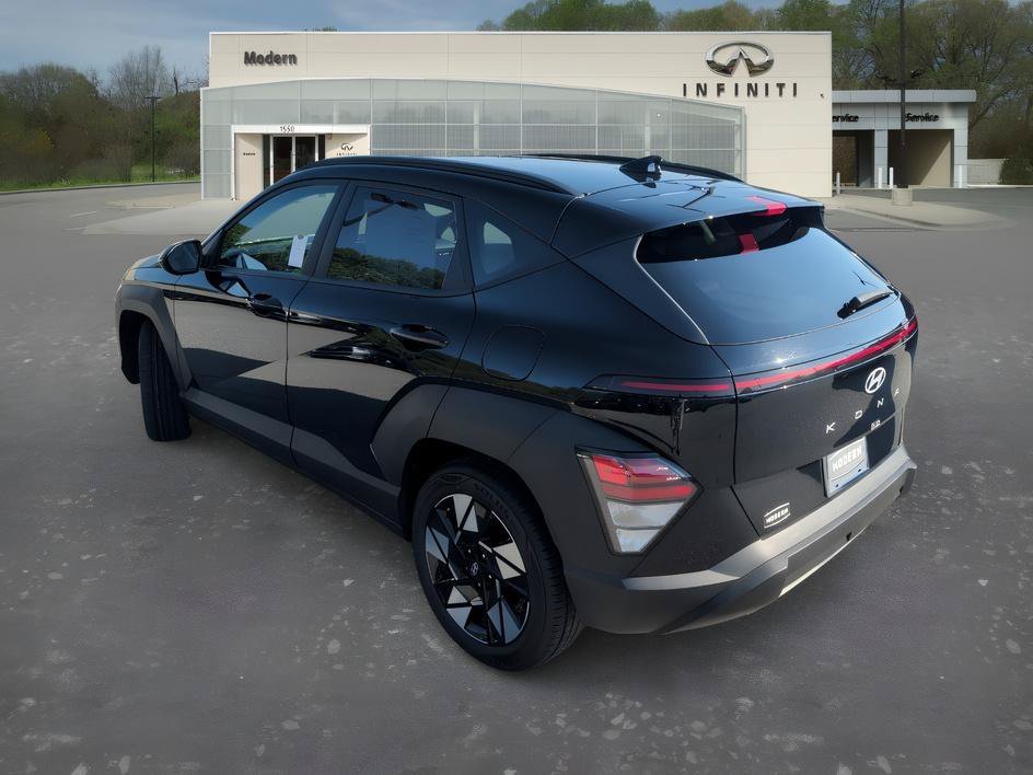 Used 2025 Abyss Black Pearl Hyundai SEL image 5