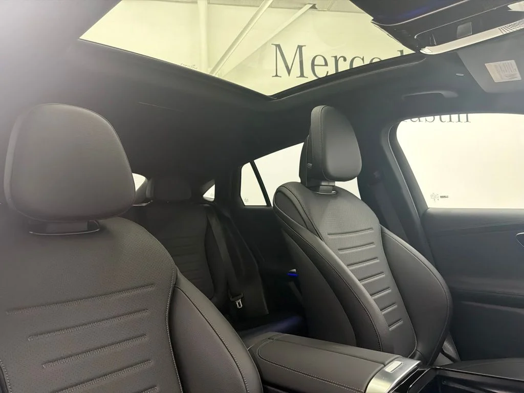 New 2027 White Mercedes-Benz GLC 300 image 27