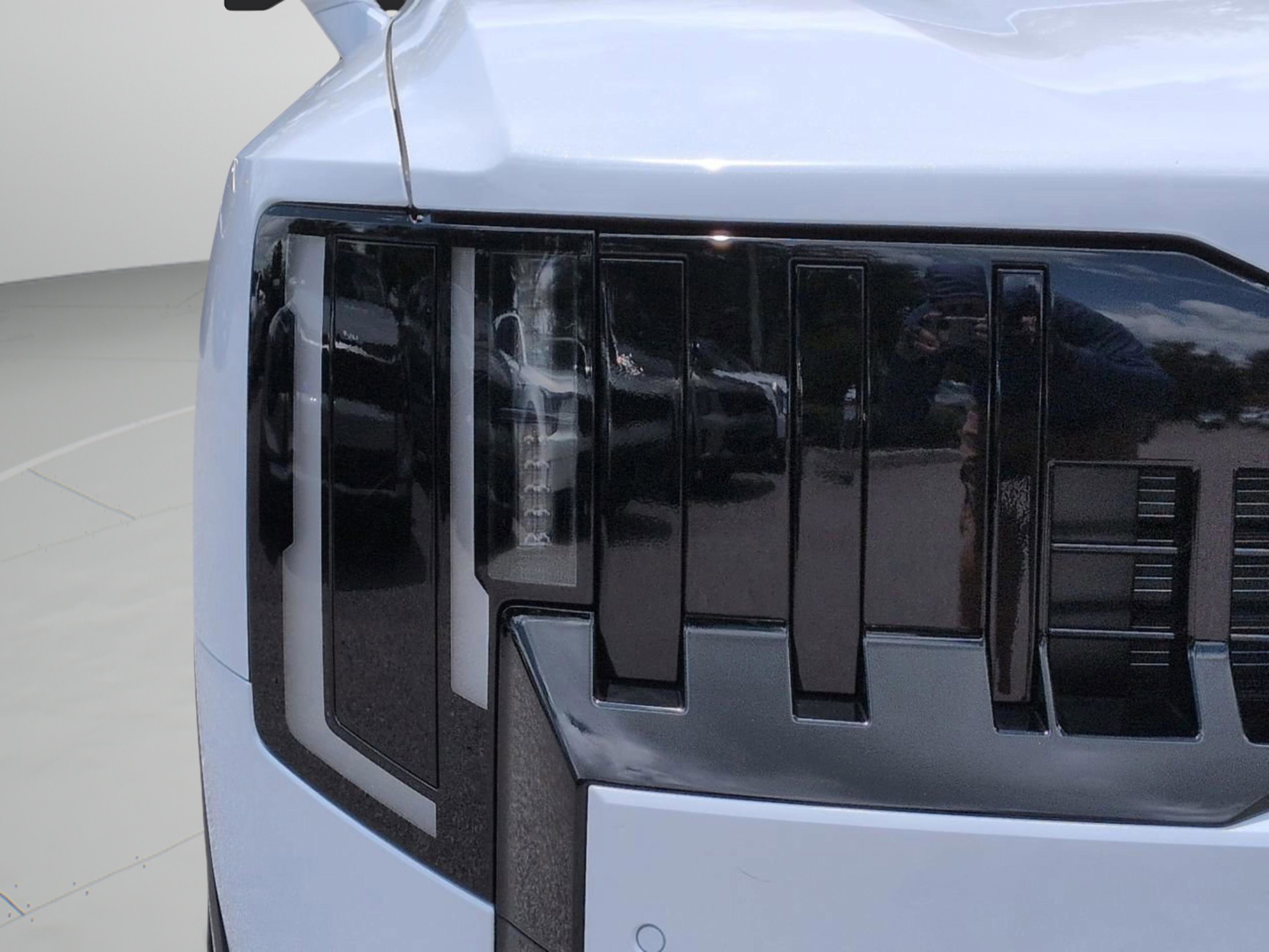 New 2027 Glacial White Pearl Kia EX image 33