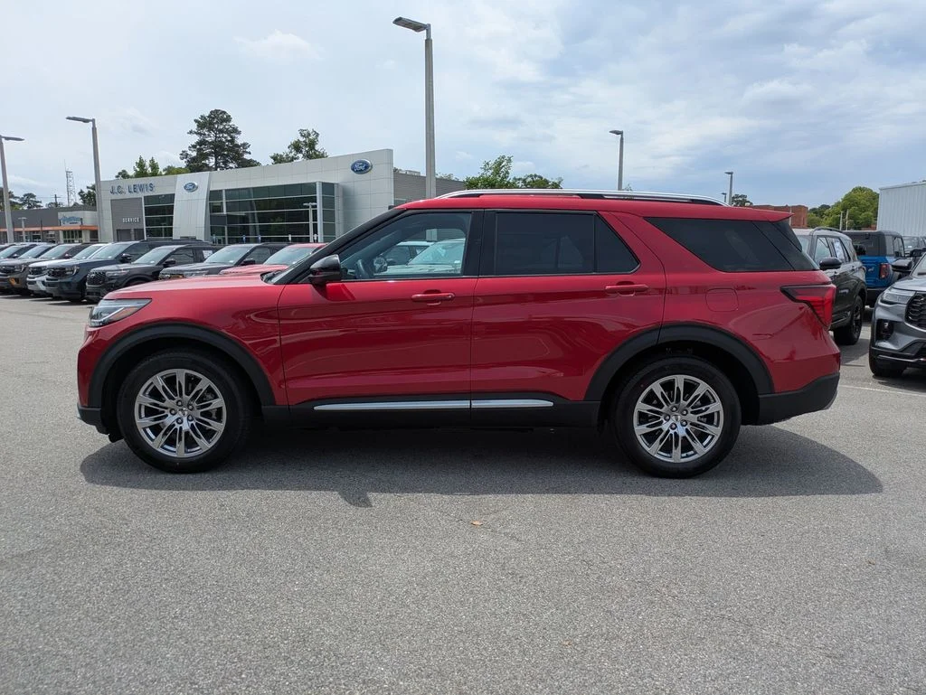 New 2026 Rapid Red Metallic Tinted Clearcoat Ford Platinum image 7