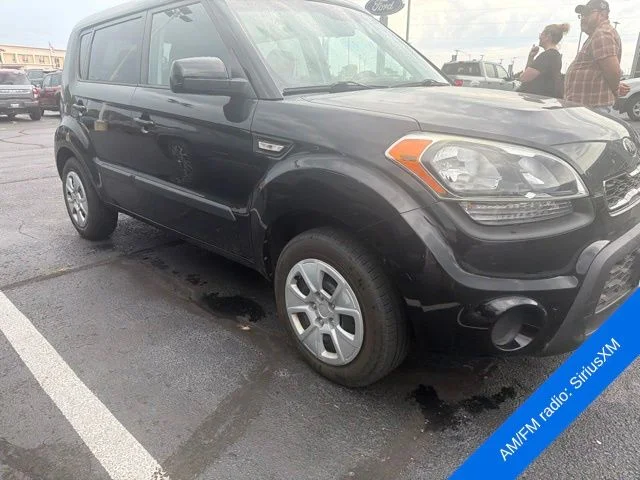 Used 2013 Shadow Pearl Metallic Kia Base image 3