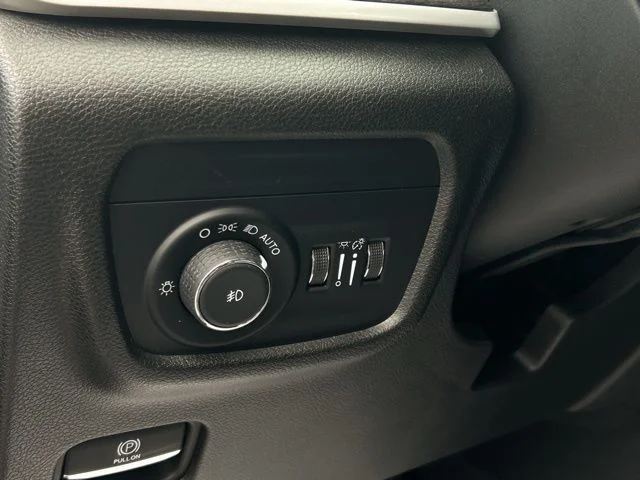 Used 2024 Gray Jeep Limited image 37