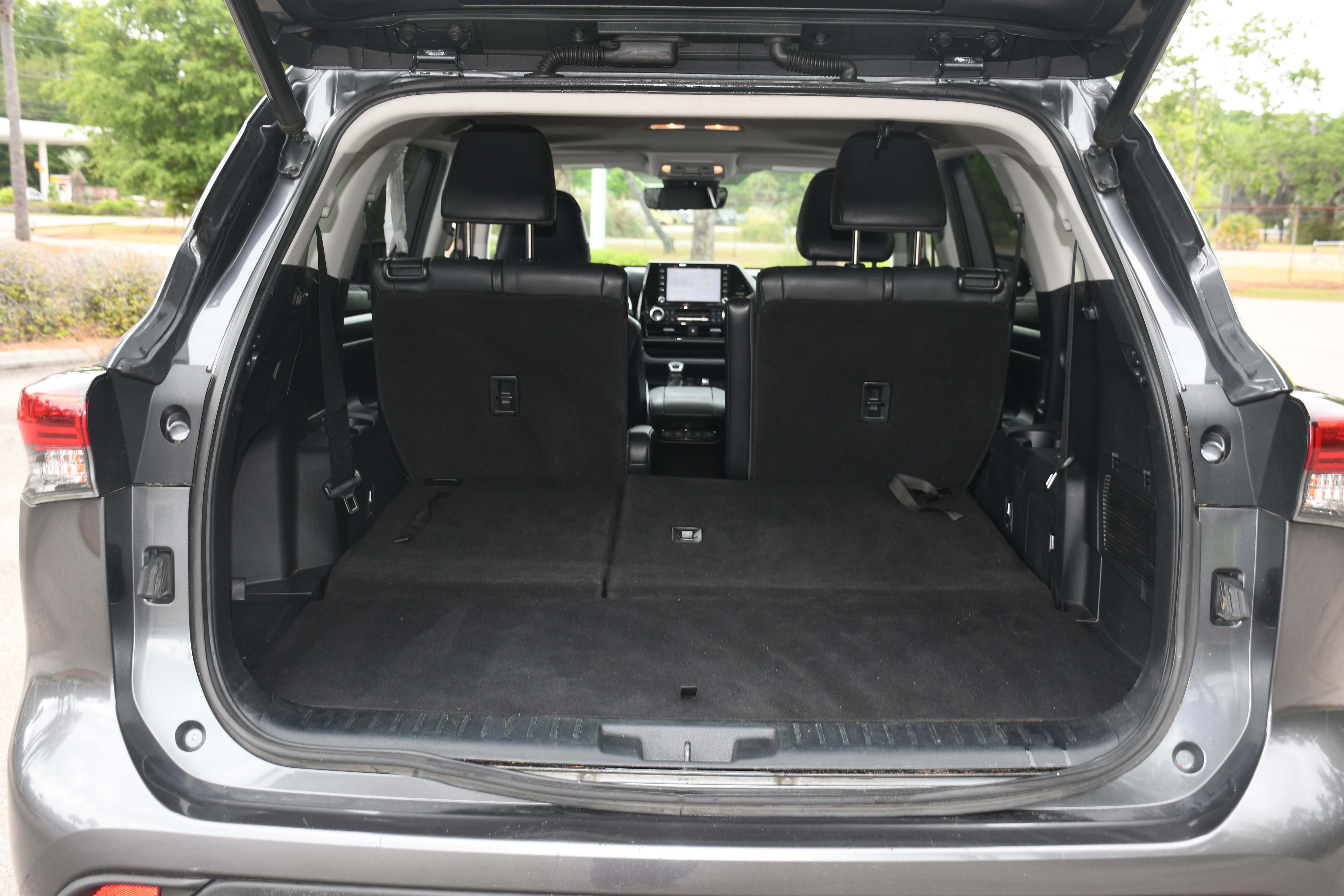 Used 2020 Gray Toyota XLE image 18