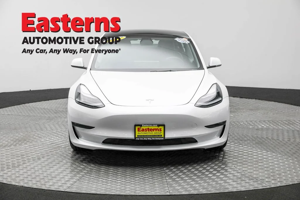 Used 2022 White Tesla Long Range image 2