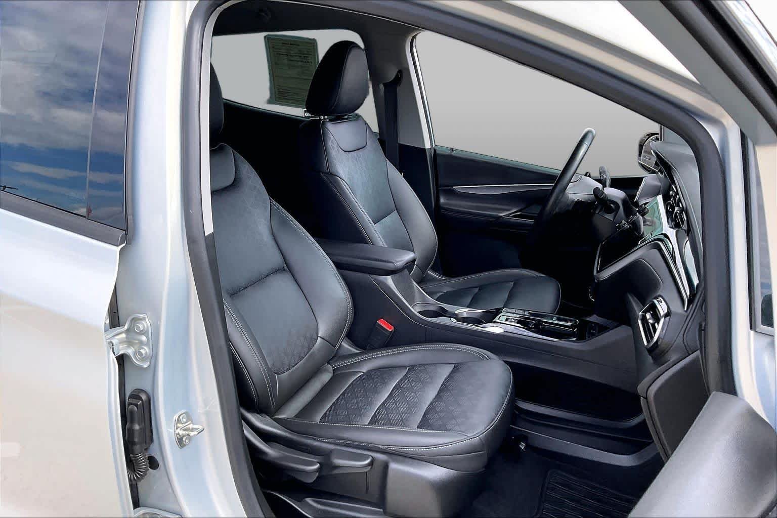 Used 2023 Silver Flare Metallic Chevrolet 2LT image 16