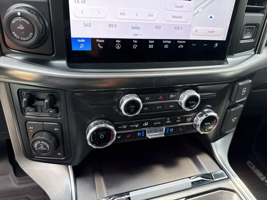 Used 2025 Gray Ford Platinum image 27