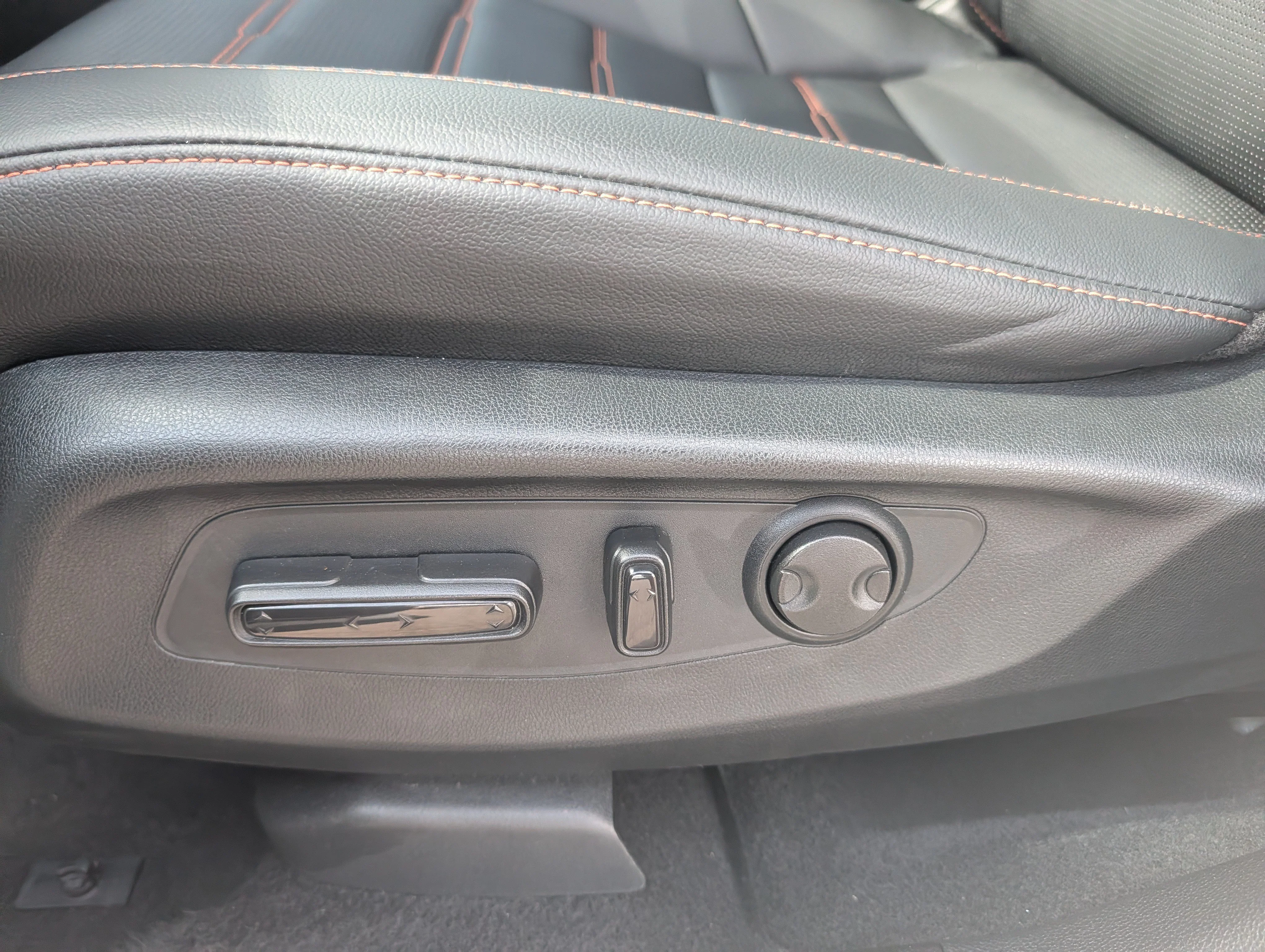 Used 2025 Platinum White Pearl Honda Sport Touring image 22