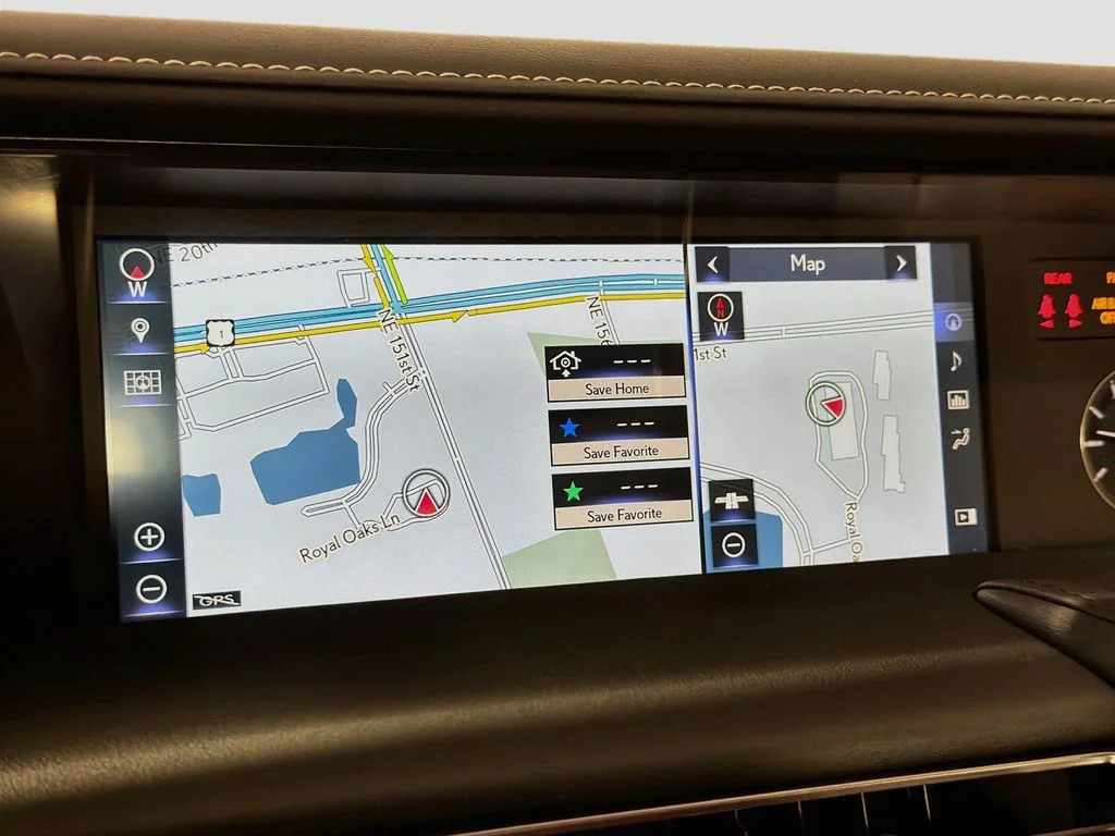 Used 2018 White Lexus 500 image 13