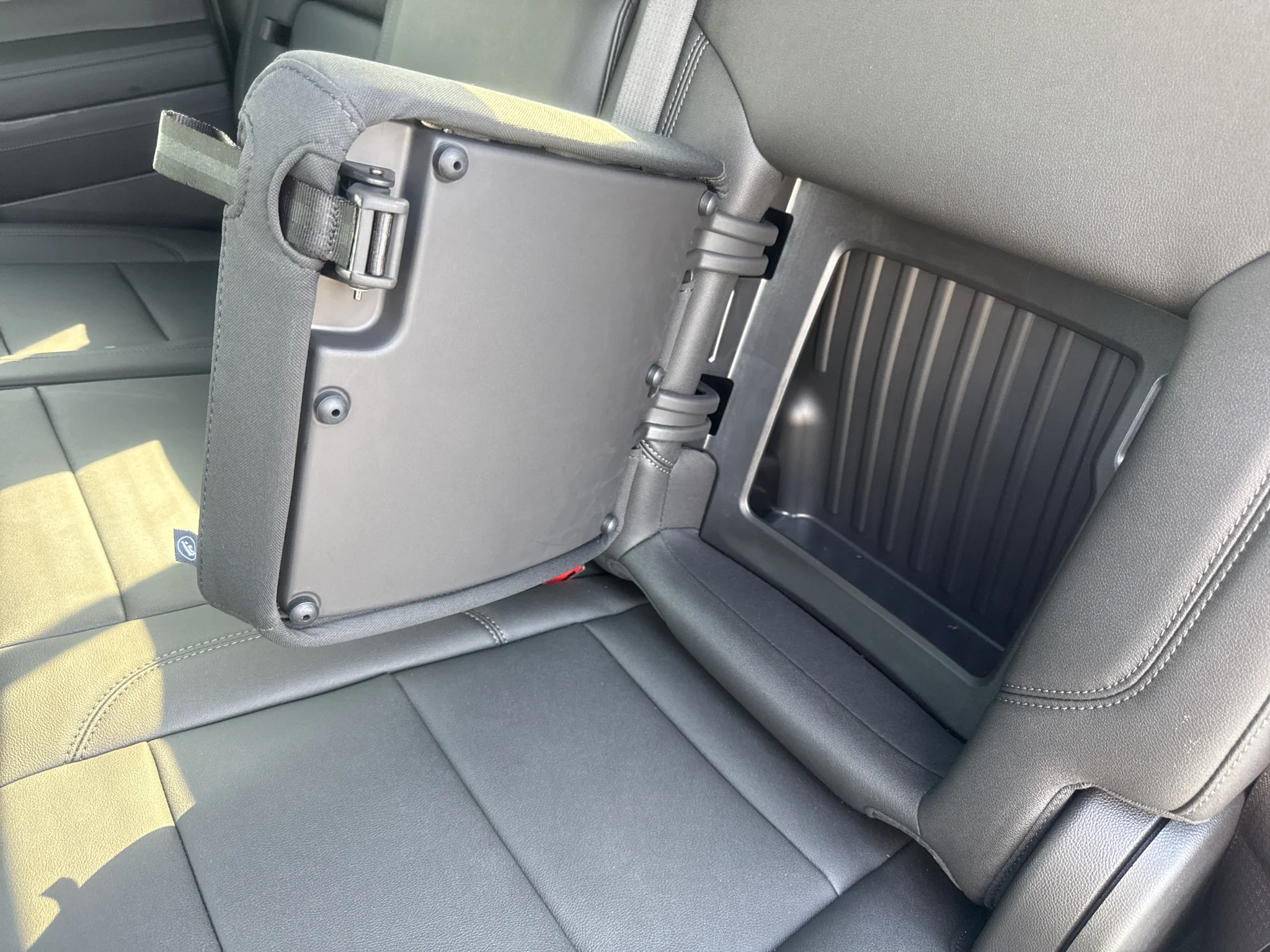 Used 2024 Summit White GMC Elevation image 16