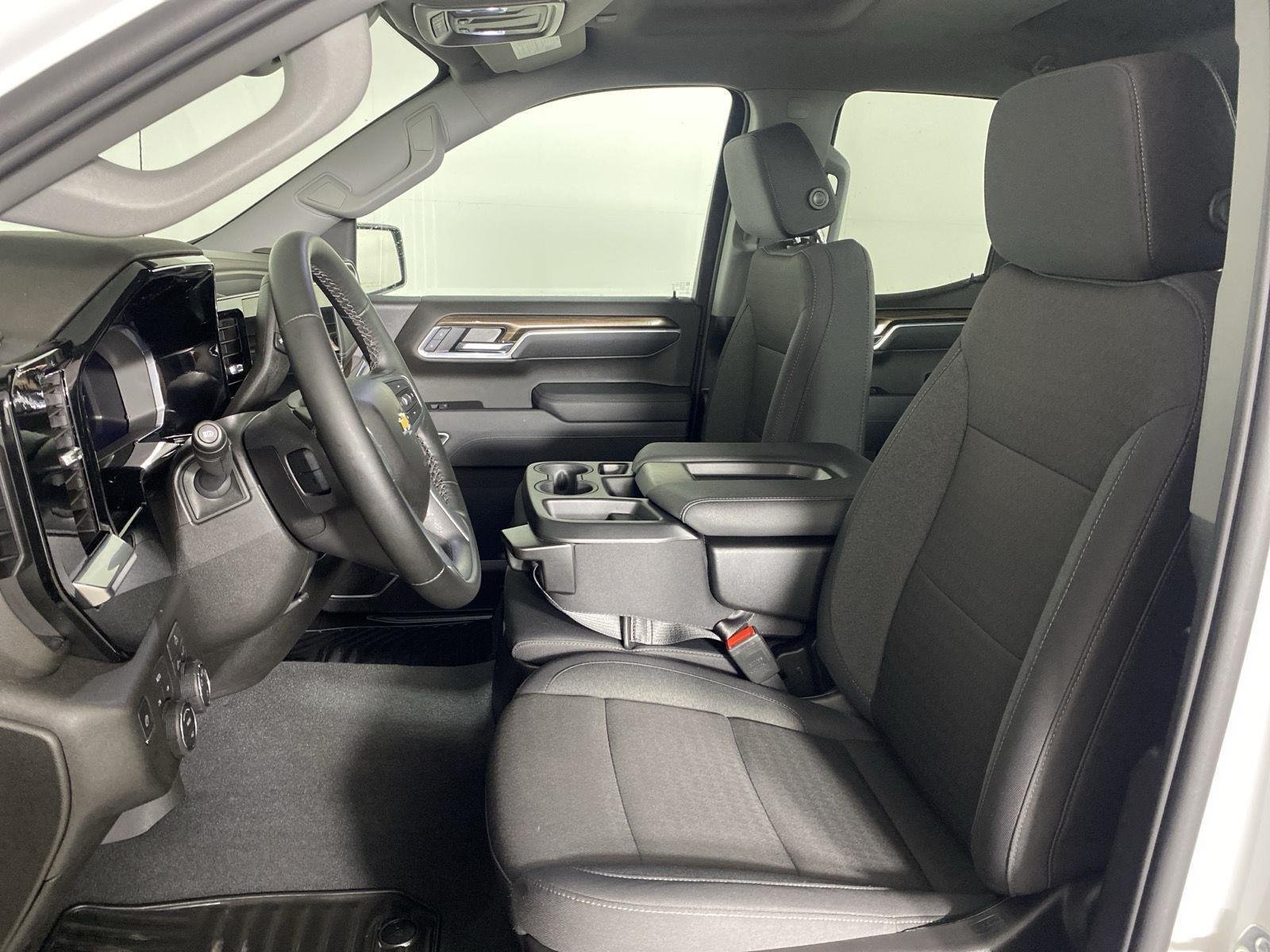 Used 2026 Summit White Chevrolet LT image 13