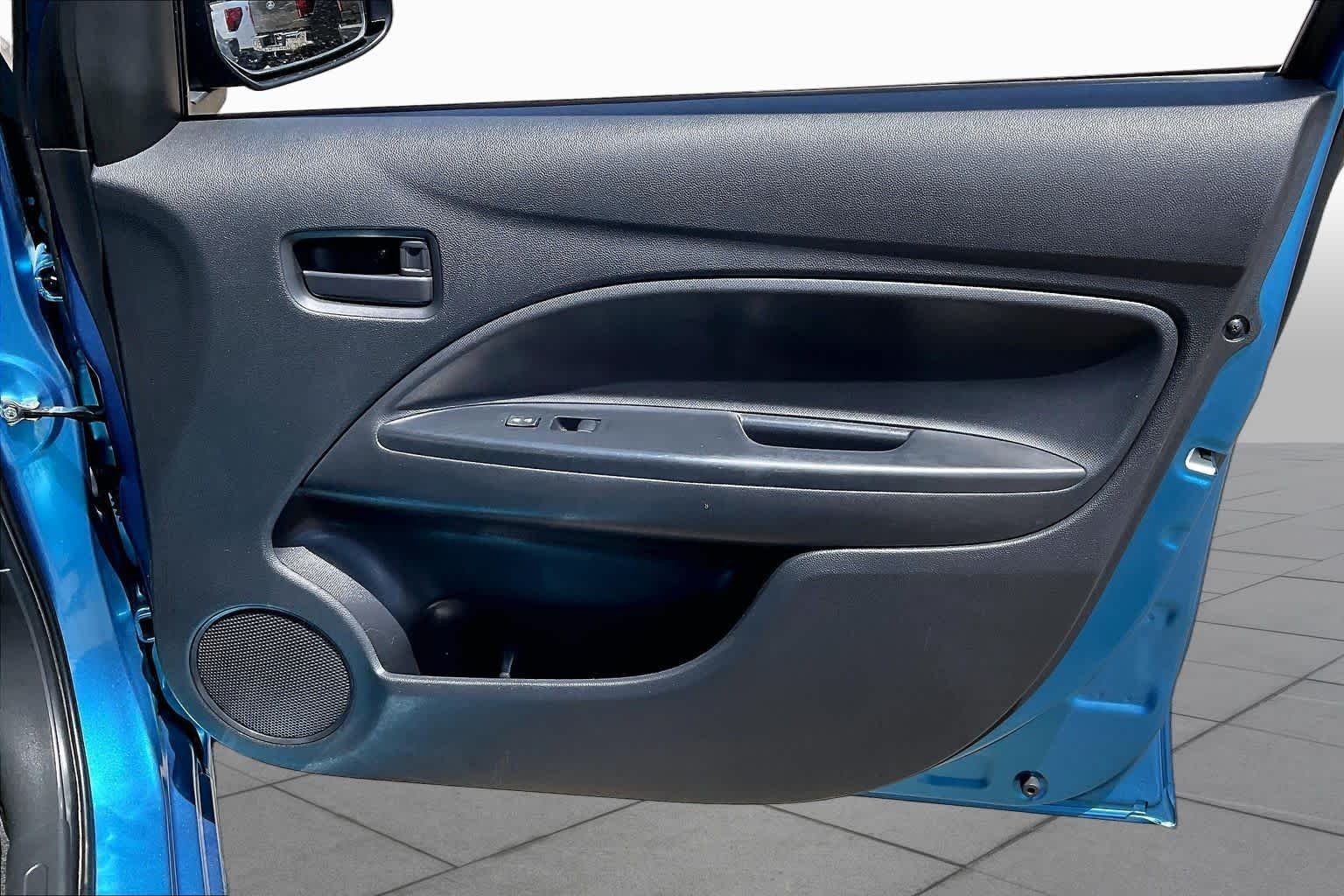 Used 2024 Sapphire Blue Metallic Mitsubishi ES image 21