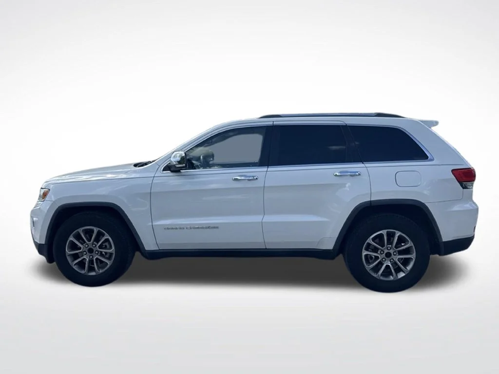 Used 2014 Bright White Clearcoat Jeep Limited image 8