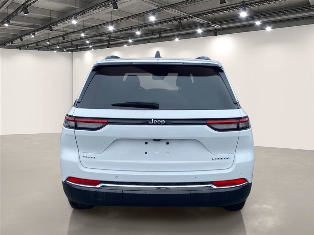 Used 2023 Bright White Clearcoat Jeep Laredo image 6