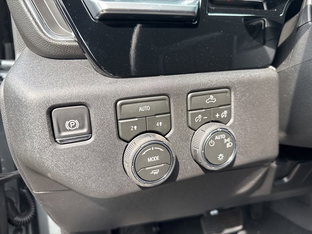 New 2026 Sterling Gray Metallic Chevrolet LT (2FL) image 25