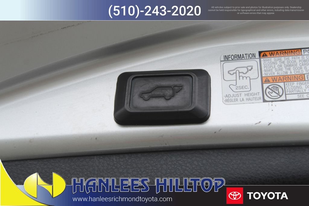 Used 2016  Toyota Limited image 11