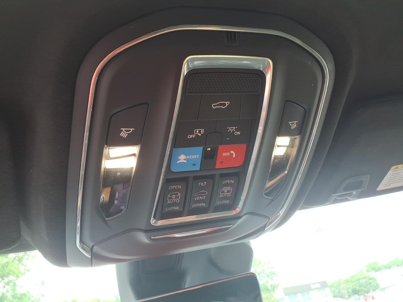 Used 2025 Bright White Clearcoat Jeep Summit Reserve image 34