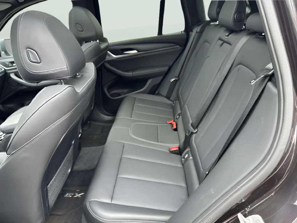 Used 2024 Gray BMW sDrive30i image 35