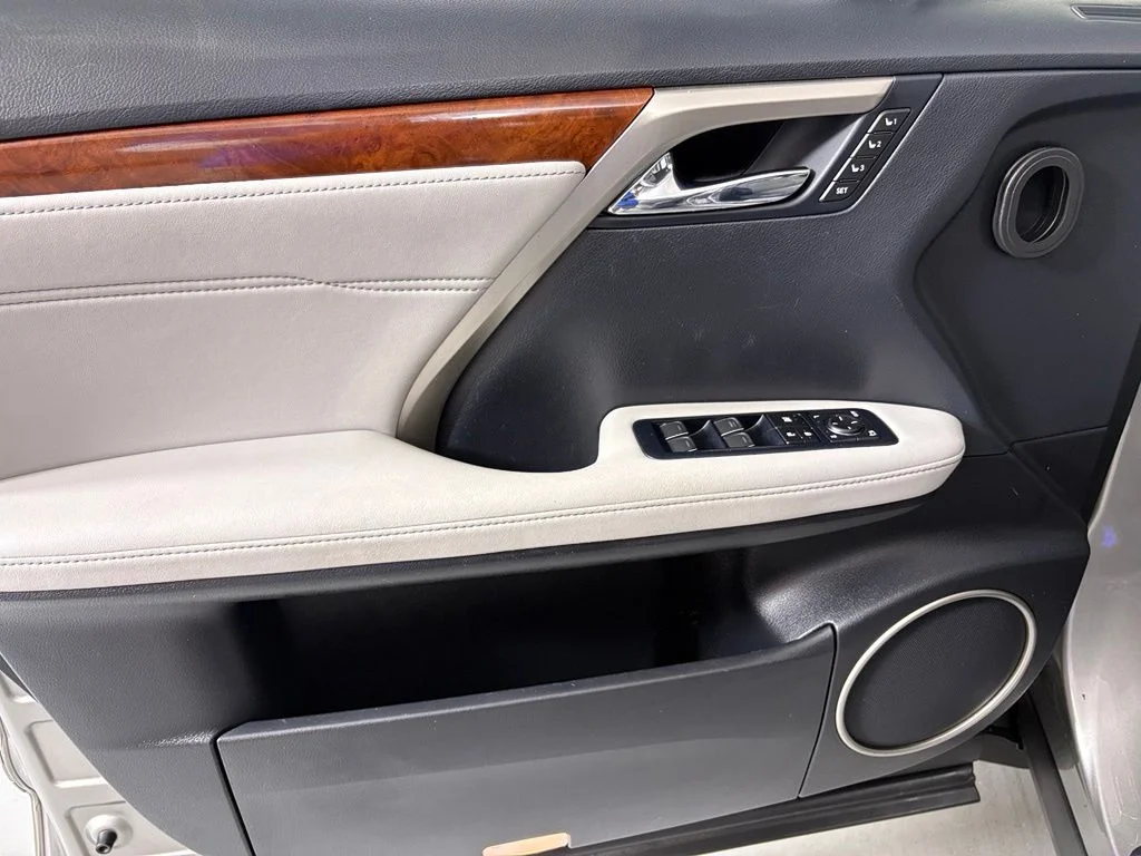 Used 2018 Silver Lexus 450hL Premium image 14