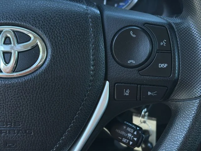 Used 2019 White Toyota LE image 25
