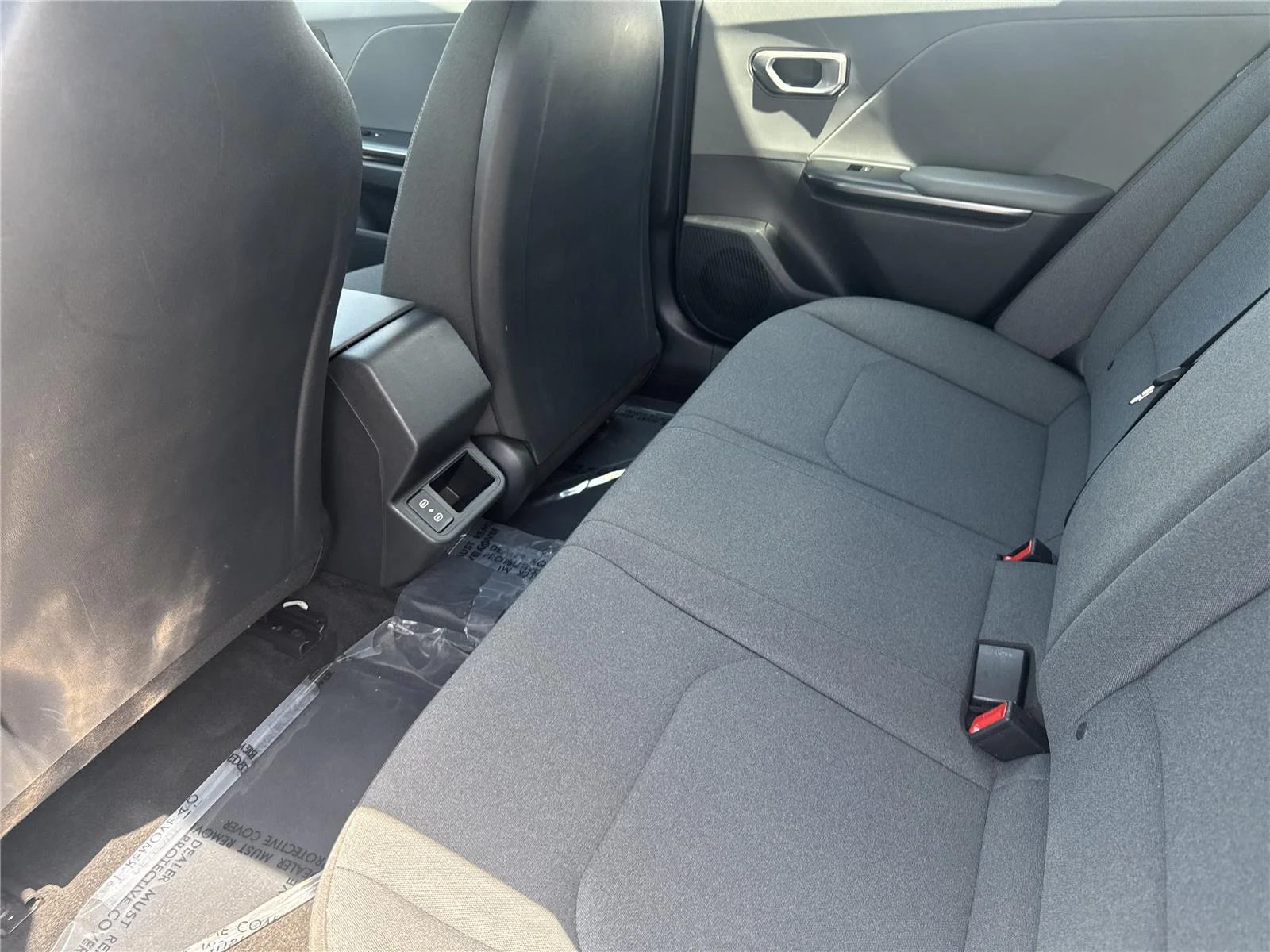Used 2025 Snow White Pearl Kia LXS image 29