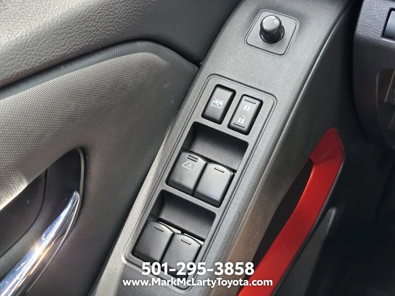 Used 2023 Glacier White NISSAN CREW CAB 4X4 PRO-4X AUTO image 26