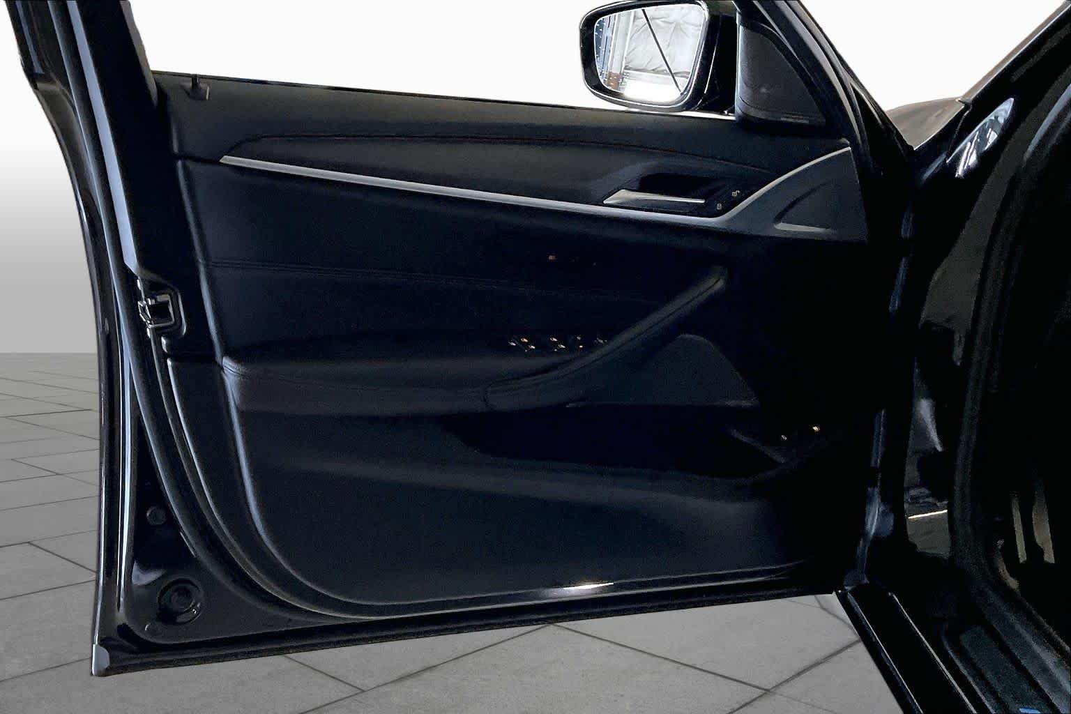 Used 2023 Black Sapphire Metallic BMW 530e image 19