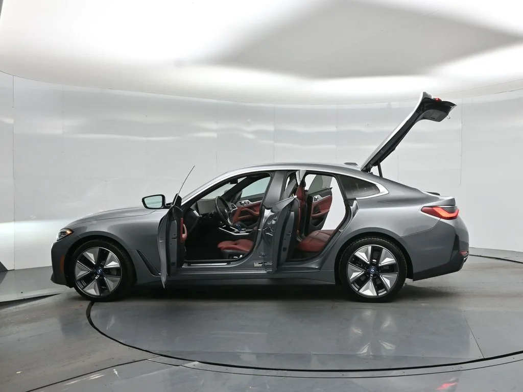 Used 2023 Gray BMW eDrive40 image 37